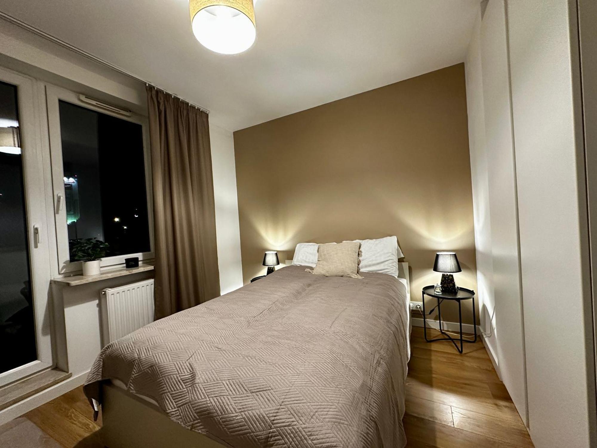 Manhattan Place & Movie Projector Warschau